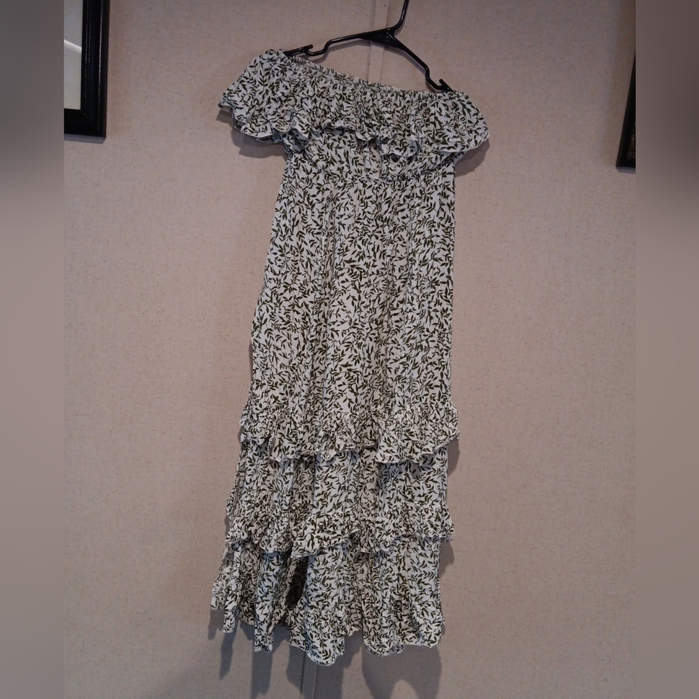Yidarton Greenand White Ruffled Tiered Off-Shoulder Sundress